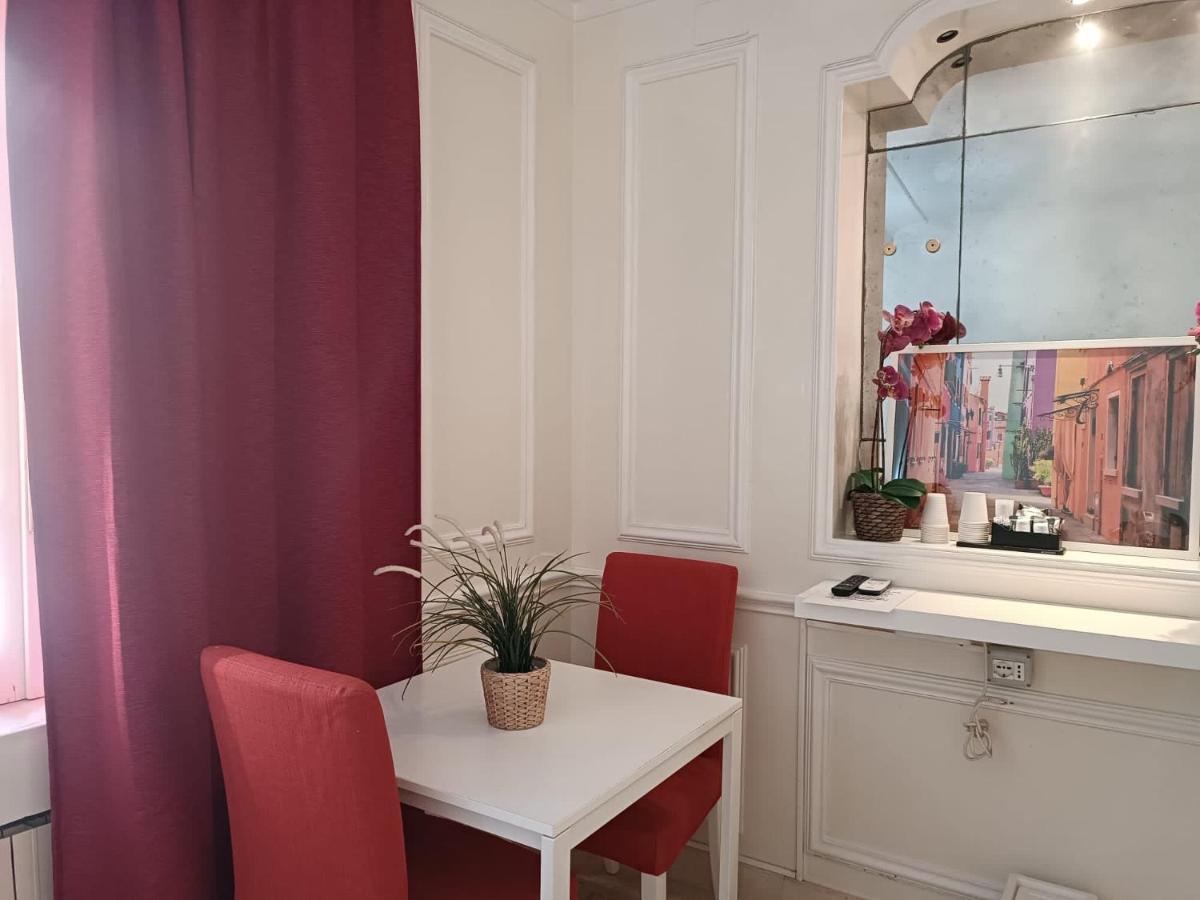 רומא Navona Private Rooms Bnb מראה חיצוני תמונה